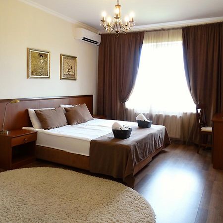 Henry Ford Mini Hotel Odessza Kültér fotó