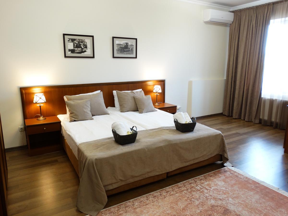 Henry Ford Mini Hotel Odessza Kültér fotó