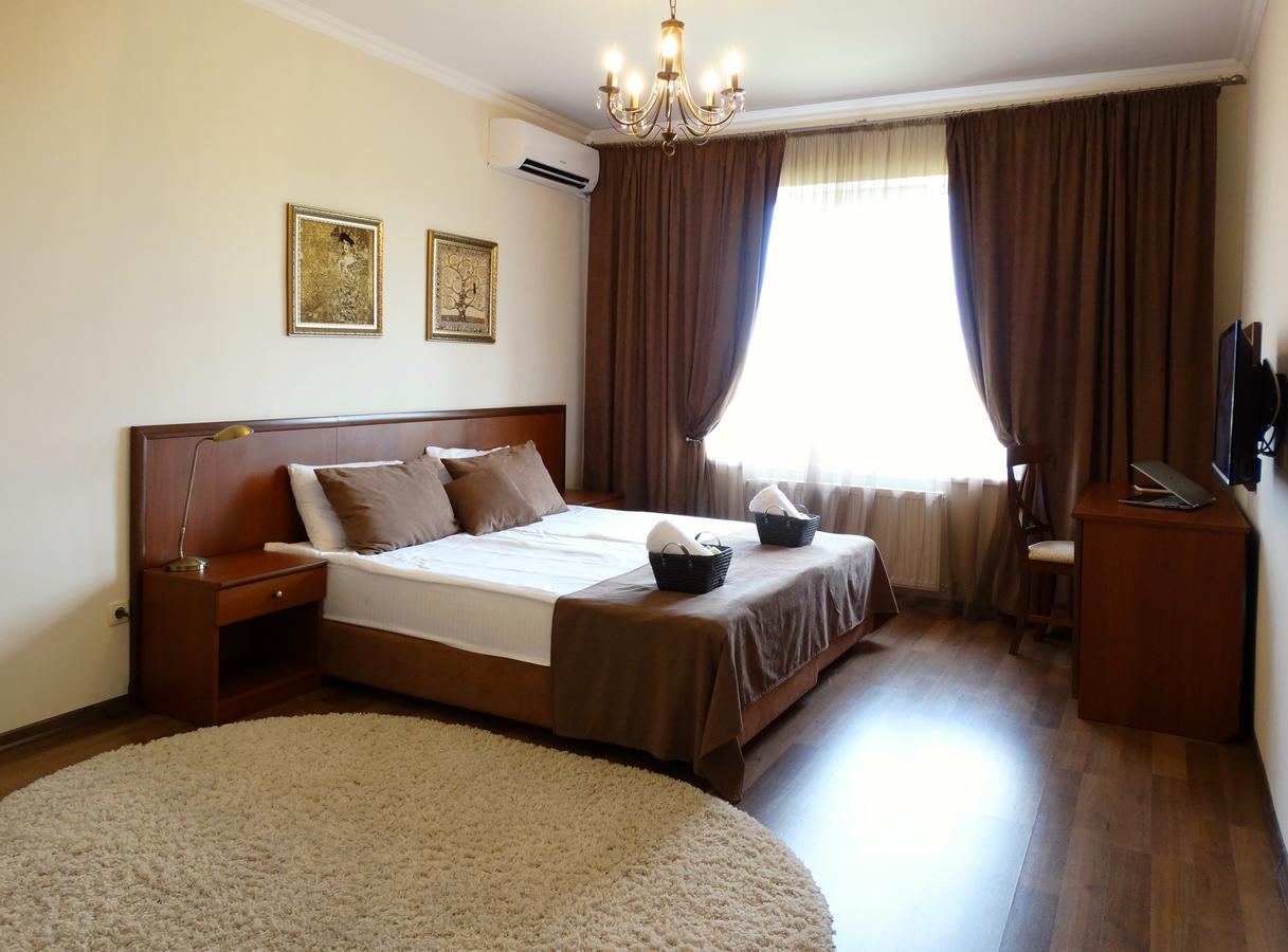 Henry Ford Mini Hotel Odessza Kültér fotó